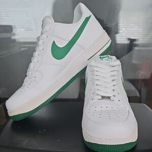 Nike White and Green Sneakers